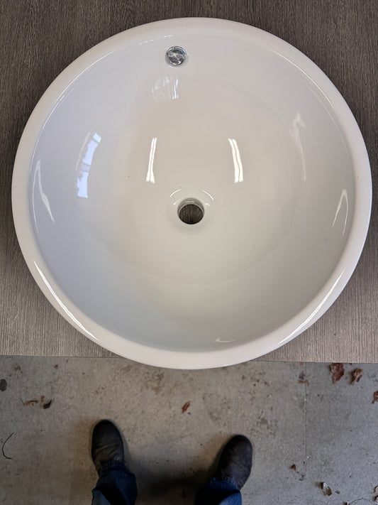 Ceramic insert basin R460 mm 70 mm above bench