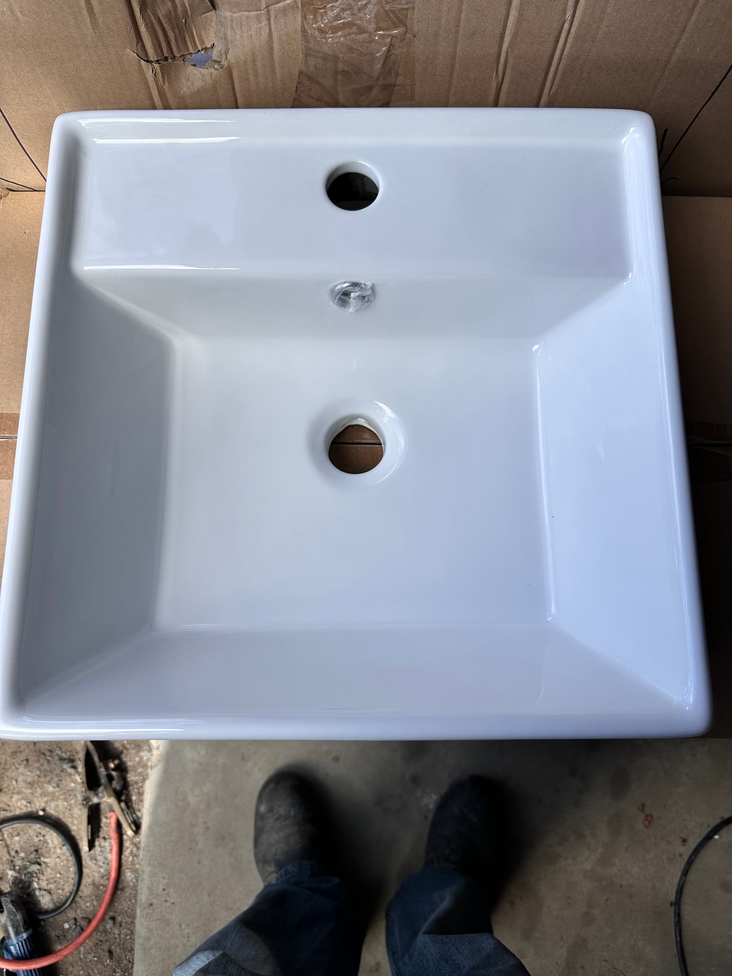 Semi recessed ceramic basin