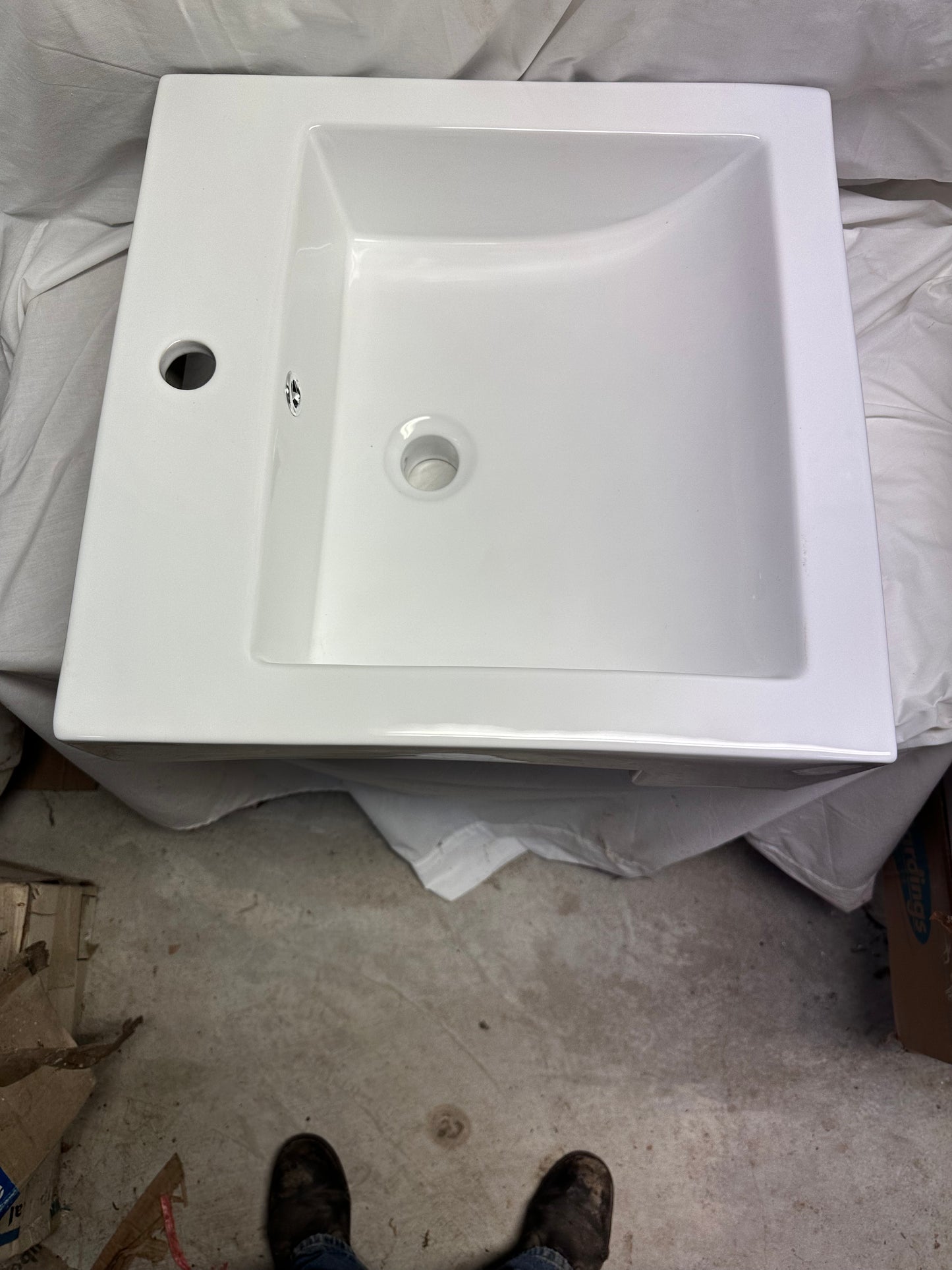 Ceramic basin semi recessed